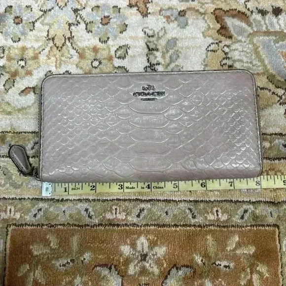 Coach Wallet Accordion Zip Embossed Leather Gray Color - Picture 7 of 9